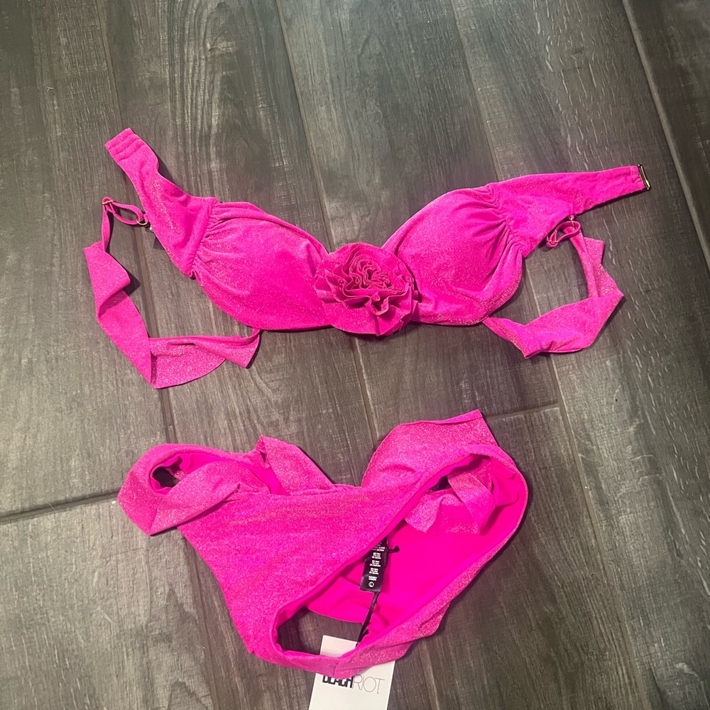 Beach riot Hot Pink Bikini Set size size too and bottom